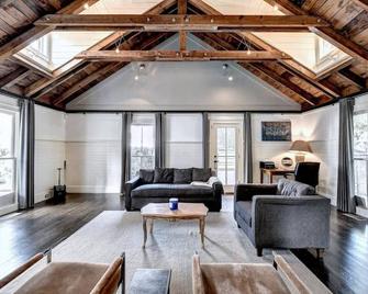 Modern Farm house in heart of the City- Sleeps 12 - Atlanta - Sala de estar