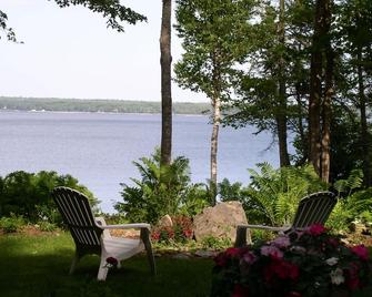 Bayport Cottage-Amazing Opportunity August 21-28 Oceanfront & Mountain Views - Surry - Patio