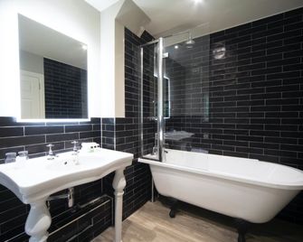The Cottage In the Wood - Malvern - Bathroom