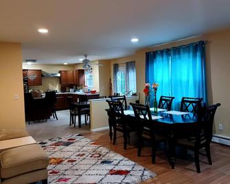 Paradise in Medford - Medford - Dining room