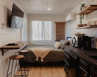 Shipping Container Home near Fall Creek Falls State Park - Dunlap - Bedroom