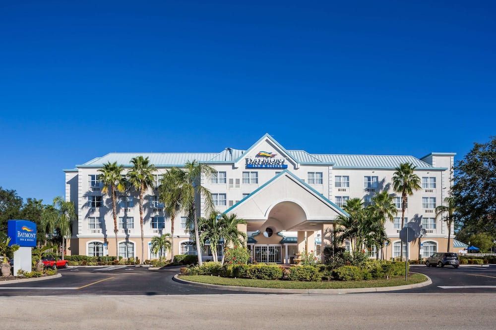 Building view of Baymont Inn & Suites Fort Myers Airport