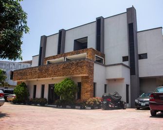 S & S Hotel & Suites - Lagos - Edificio