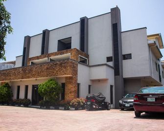 S & S Hotel & Suites - Lagos - Edificio