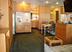 Stardust Lodge - South Lake Tahoe - Kitchen