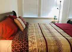 Couple's romantic getaway. Minutes from IAD airport( Short term stays only) - Ashburn - Quarto