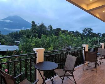 Xlanbal - Santiago Atitlán - Balcón