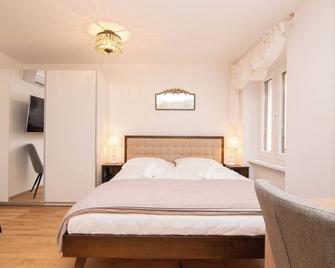Apartments Leonel by Locap Group - Piran - Yatak Odası