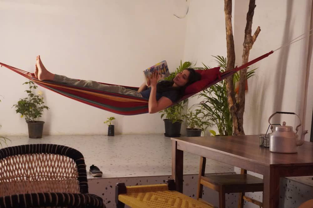 Hammock Hostels - Bandra - מומבאי - פטיו