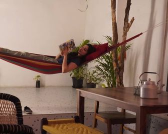 Hammock Hostels - Bandra - Bombay - Patio