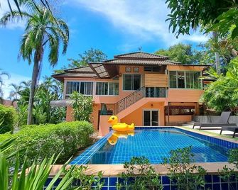 Villa Hillside 2-story-3BR-Private Pool near Big Buddha - Karon