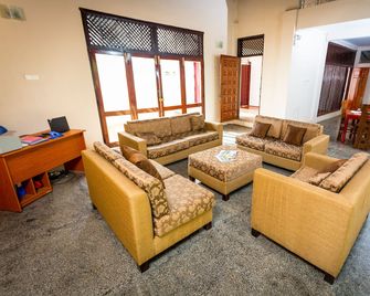Dayanithi Guest House - Jaffna