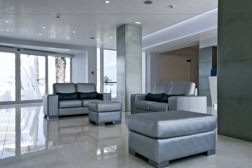 Ah Premium Isola Di Pazze Resort - Torre San Giovanni - Lobby