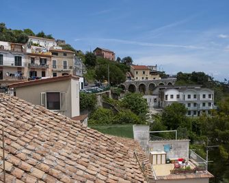 Residence Zelzar - Vietri sul Mare - Vista del exterior
