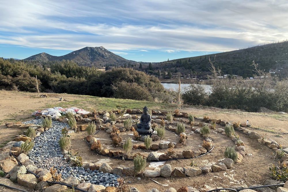 Quiet Mind Mountain Lodge, Retreat & Spa - Julian