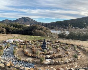 Quiet Mind Mountain Lodge, Retreat & Spa - Julian