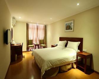 Greentree Inn Jiaxing Zhongan Business Hotel - Jiaxing - Makuuhuone