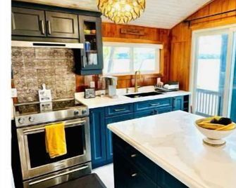 Private Beach Waterfront Cottage - Napanee - Cucina