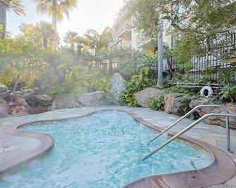 Oceanside Beach Condos - Oceanside - Piscina