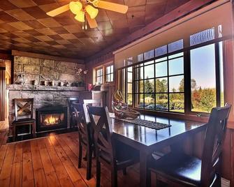 Rustic experience with heated pool and spa - Nominingue - Comedor