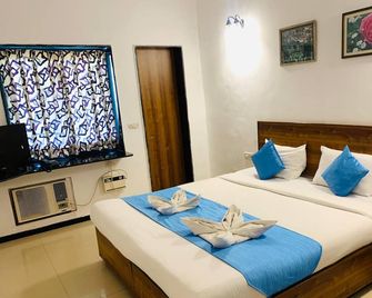Hotel Miramar, Miramar Beach, Goa - Panaji - Bedroom