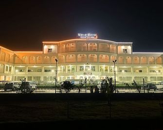 White House Country Inn - Jhajjar - Building