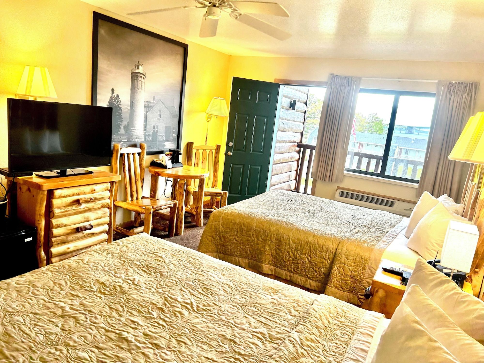 Super 8 by Wyndham Bridgeview of Mackinaw City - Mackinaw City - Habitación