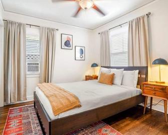 Adorable Quirky Hideaway~big Private Enclosed Yard - San Diego - Quarto