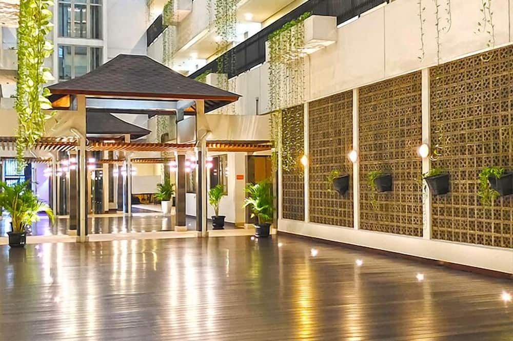 Le Premier Hotel Deltamas - Cikarang - Lobby