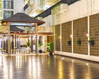 Le Premier Hotel Deltamas - Cikarang - Lobby