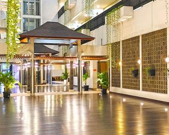 Le Premier Hotel Deltamas - Cikarang - Lobby