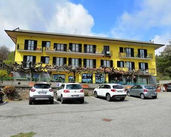 Hotel La Capannina - Massino Visconti - Bâtiment