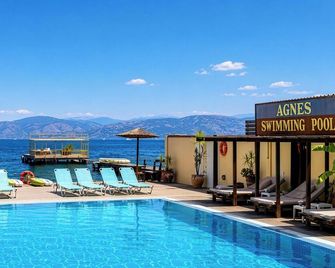 Agnes Beach Hotel Apartments - Kavos - Piscina