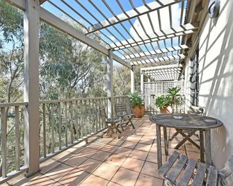 Private 1bdr Villa Champagne Located Wit - Pokolbin - Balcón