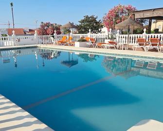 El Faro Hideaway by Lica Homes - Mijas - Svømmebasseng