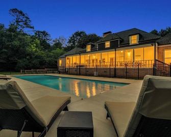 Villa Rose Gated Estate Heated Pool Perfect for Gatherings - Lithonia - Pool
