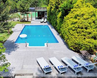 Oasis at the Jersey Shore! 4 Bedrooms, Pool, Pickleball Court, Pool House & More - Brick - Pool