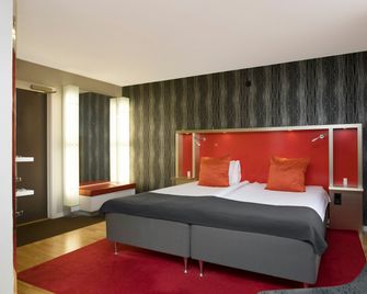 Profilhotels Savoy - Jönköping - Schlafzimmer