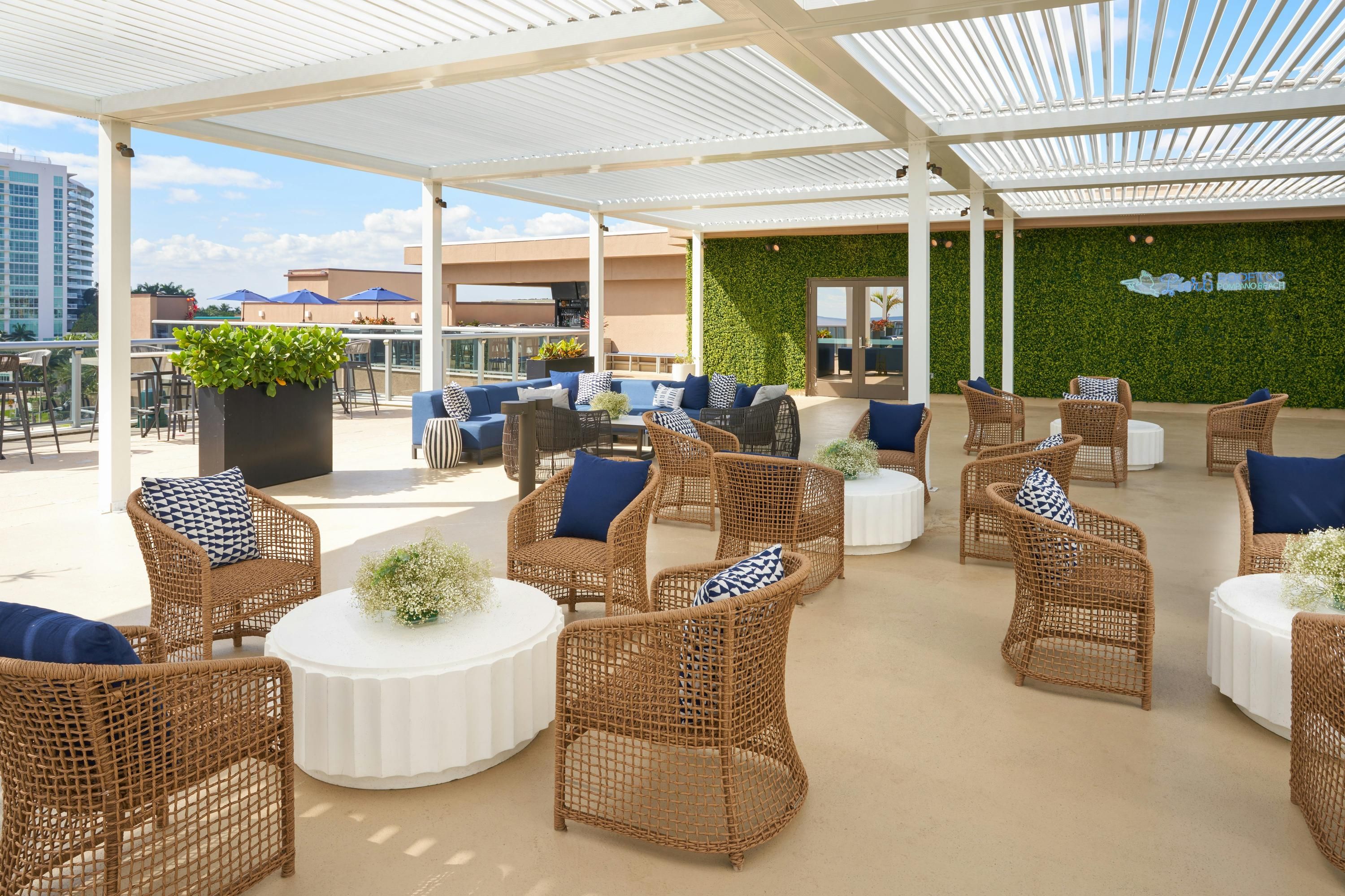 Tru by Hilton Pompano Beach Pier - Pompano Beach - Building