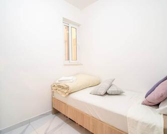 Cosy 2BR Apt with private balcony in Xlendi by 360 Estates - Xlendi - Schlafzimmer