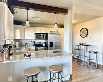 Edgewater #3 Big Sky - Polson - Kitchen