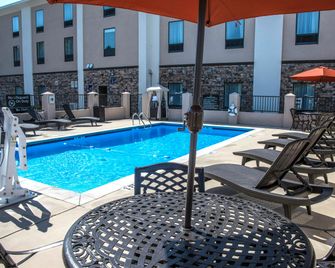 Hampton Inn Lake Hartwell - Hartwell - Piscina