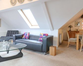 Dragon's Den - Chester