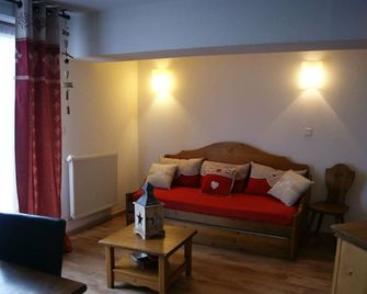 Apartment Cauterets, 6 people, swimming pool, 500m from the Lys gondola - Cauterets - Phòng khách