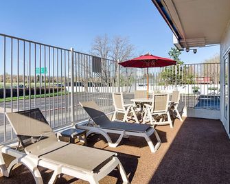 Motel 6 Denver Federal Blvd - Denver - Patio
