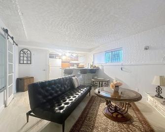 Logement 1 pièce Cozy - Parfait pour Courts Séjours - Montreal - Living room