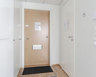 Modern 1BR Apartment next to Tram Line - Tampere - Hallway