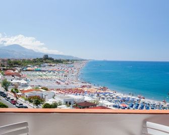 Grand Hotel De Rose - Scalea - Balkon