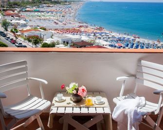 Grand Hotel De Rose - Scalea - Balcony