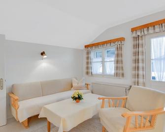 Ferienwohnung Wennesz 2 - Chieming - Wohnzimmer